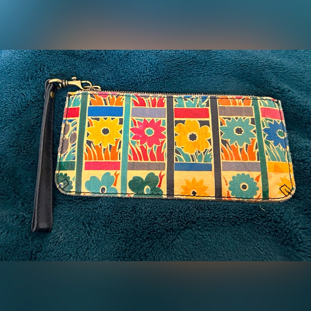 Patricia Nash Floral Leather Wallet Wristlet handle attached